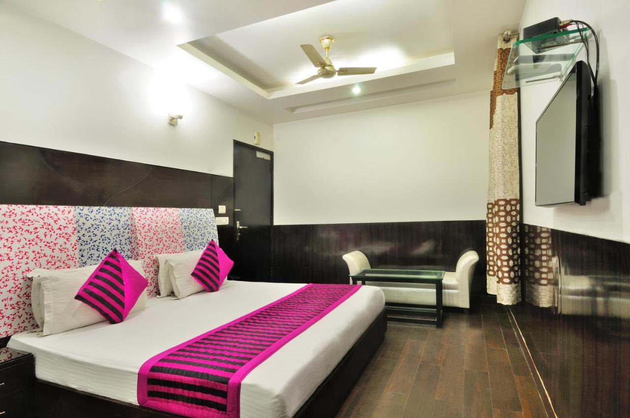 The Bonlon Inn-Near Blk Hospital Delhi  Buitenkant foto