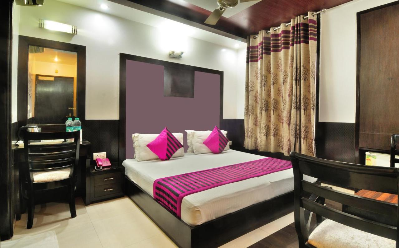 The Bonlon Inn-Near Blk Hospital Delhi  Buitenkant foto
