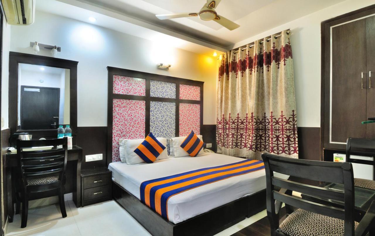 The Bonlon Inn-Near Blk Hospital Delhi  Buitenkant foto