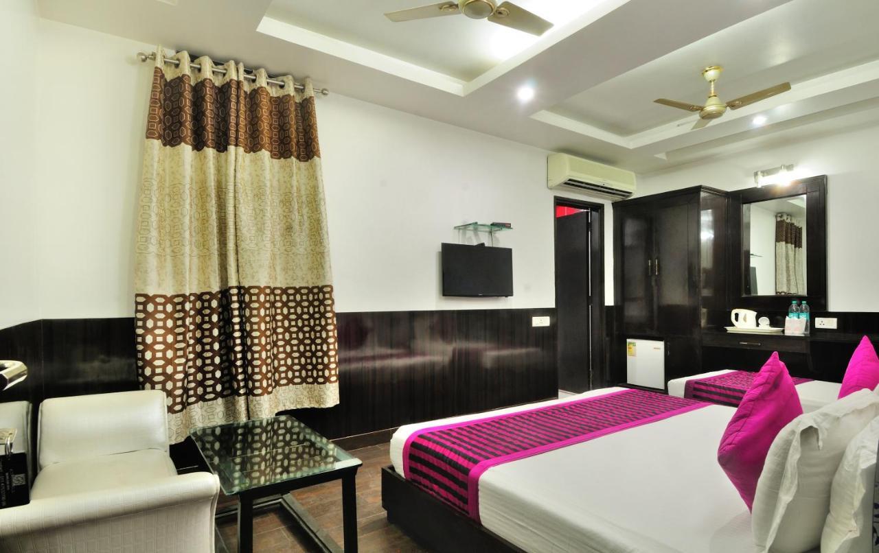 The Bonlon Inn-Near Blk Hospital Delhi  Buitenkant foto
